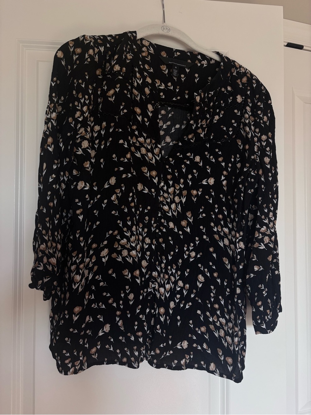 Womens Black Floral V-Neck blouse 3/4 sleeves